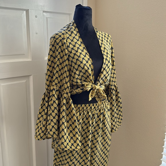 2 piece outfit - Picture 2 of 6